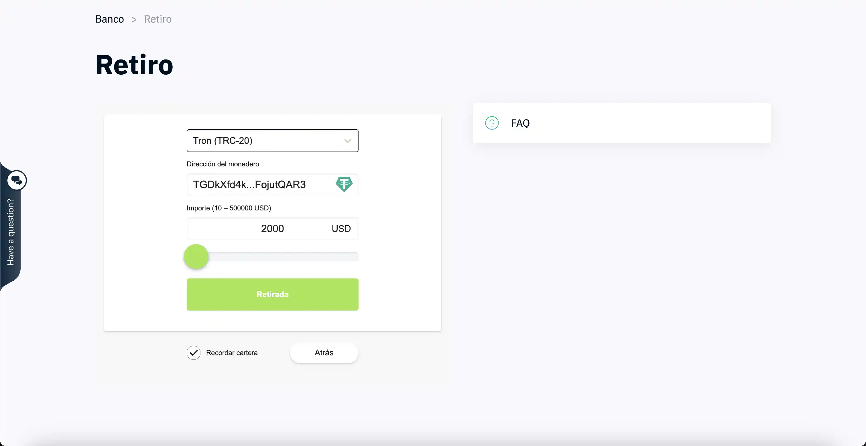 Formulario para ingresar monto y datos de pago para el retiro de fondos en Binarium